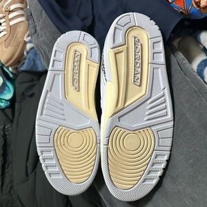 Jordan Men's White and Tan Sneakers